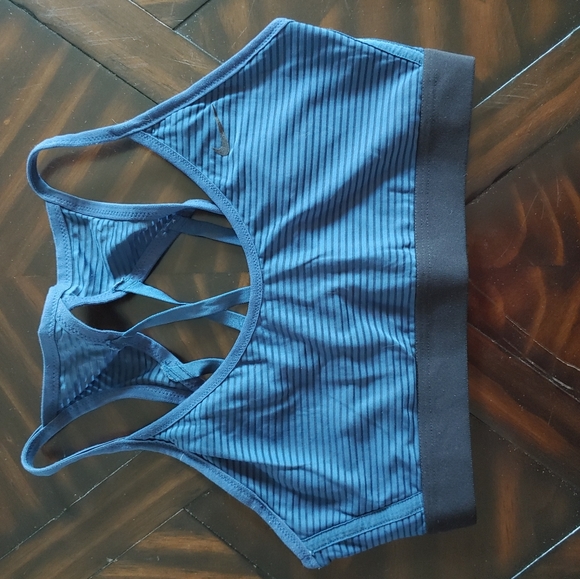 Nike Sportsbra - Picture 1 of 3